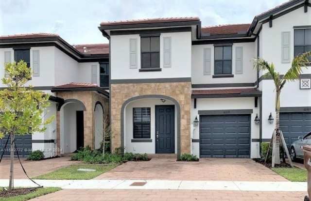 10319 West 33rd Way - 10319 West 33rd Way, Hialeah, FL 33018