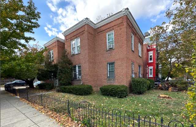 Photo of Lovely 3 BR/1 BA Apartment in H Street Corridor!