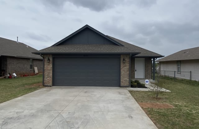 8624 Hillridge Dr - 8624 Hillridge Drive, Midwest City, OK 73141