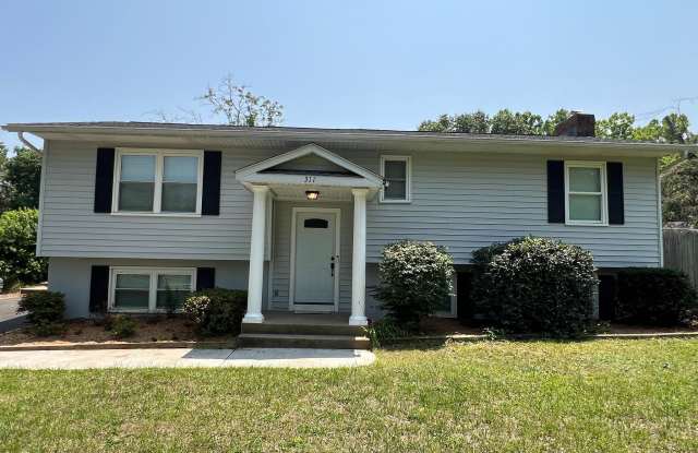 311 OAKRIDGE DRIVE