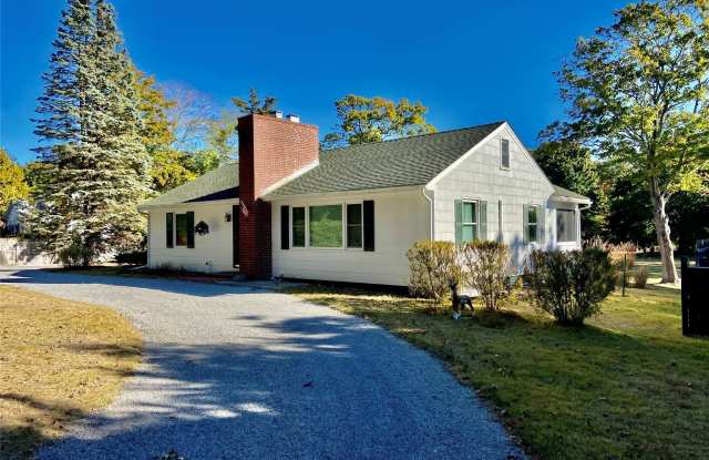 Photo of 3825 S Harbor Road