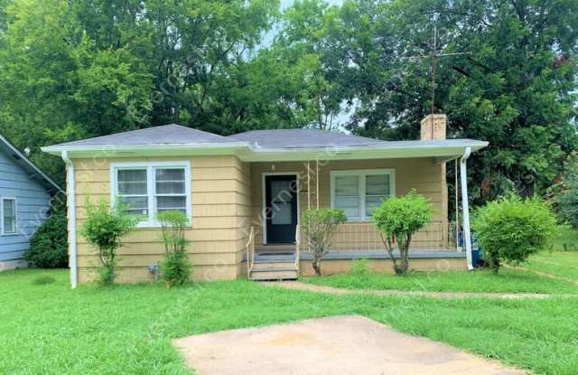 1412 Woodward Rd