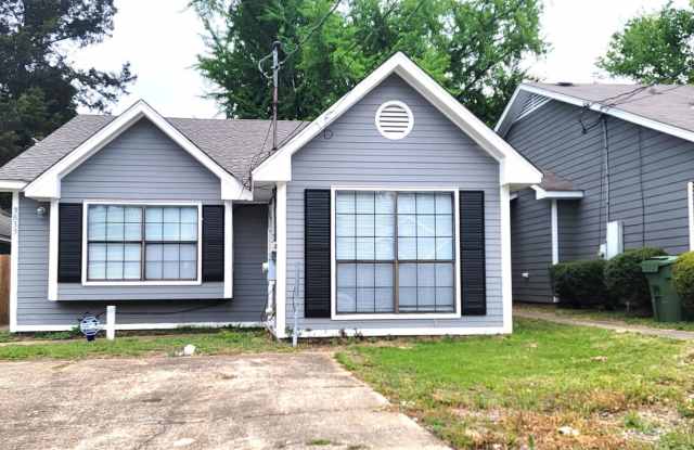 Adorable 3 bedroom, 1 bath Patio Home - 3833 Hudson Court, Montgomery, AL 36109