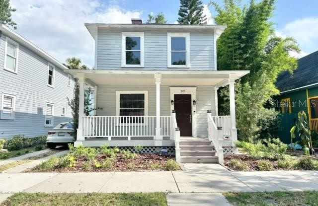 305 W 9TH STREET