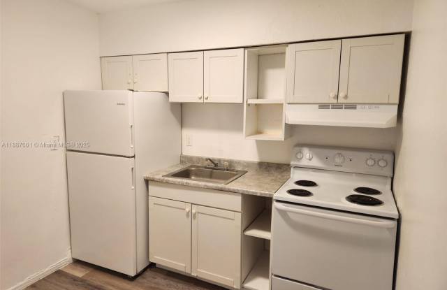 2640 NW 2nd St Unit 4