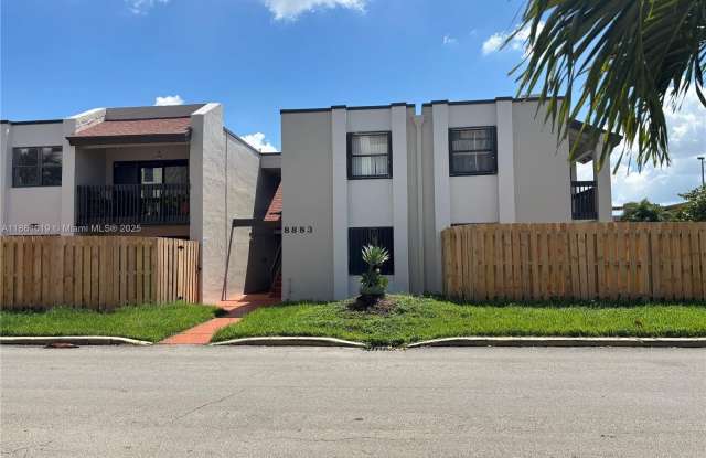 8883 Fontainebleau Blvd