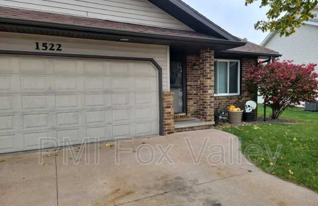 1522 Tracia Ln