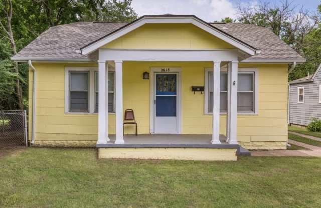 2615 NW 40th St