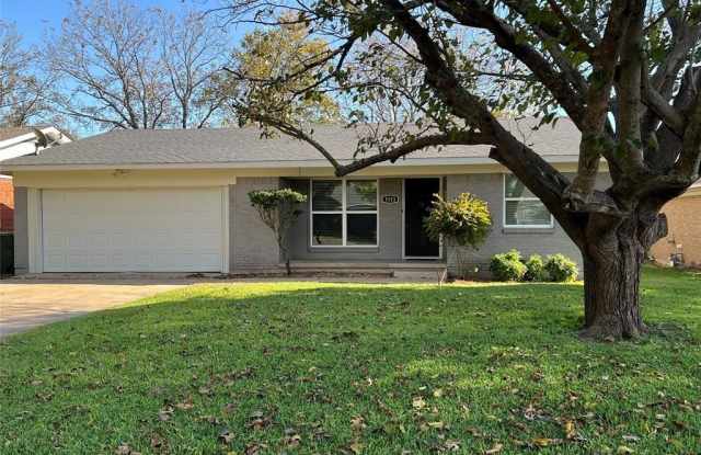 1113 S Idlewild Drive