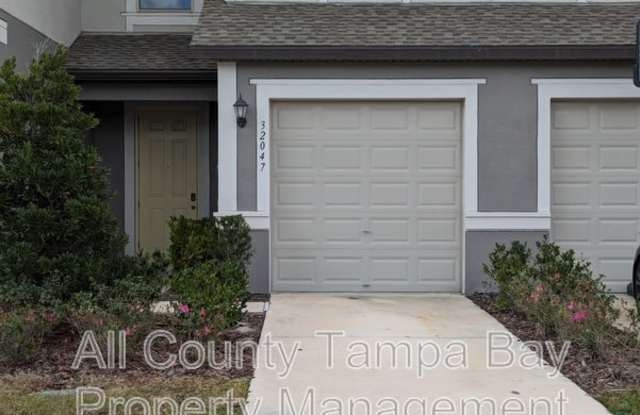 32047 Blue Passing Loop