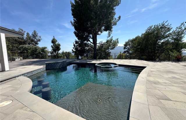 2906 Mountain Pine