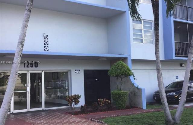 Photo of 1250 NE 125th St