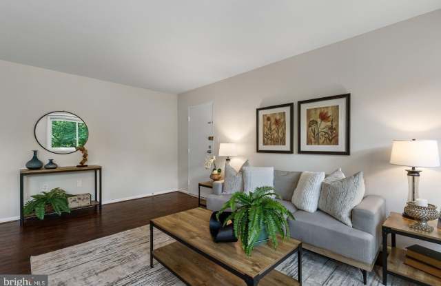 3330 S 28TH Street unit: 401