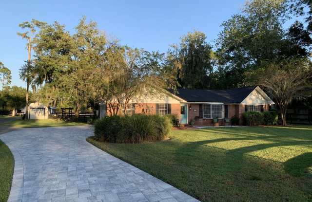 249 ORANGE Avenue