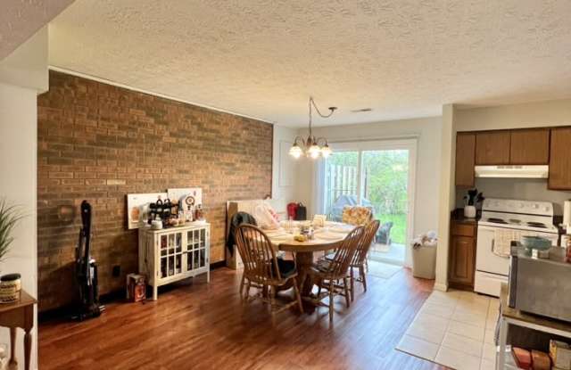 1167 Tatesbrook Dr. Apt B