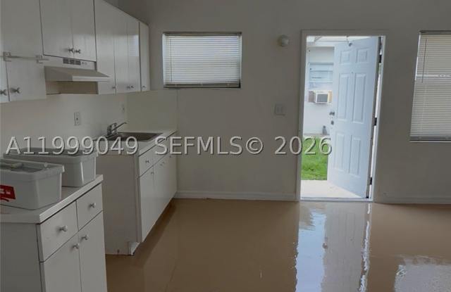 320 SW 11th Ave