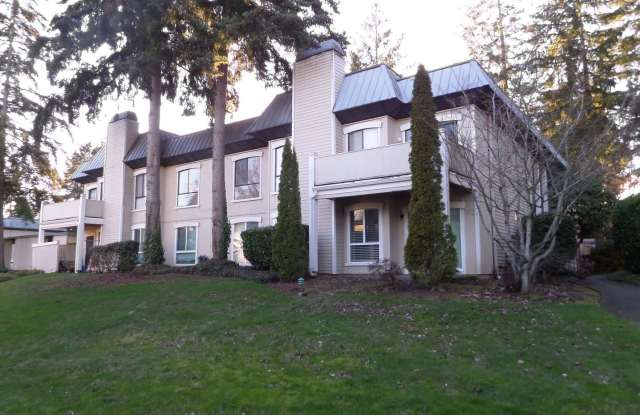 Fantastic 2 Bedroom Condo in Spectacular Bellevue Location!! - 10218 Northeast 16th Street, Bellevue, WA 98004