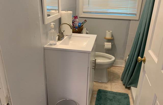 Room in 3 Bedroom Home at E Cornwallis Rd