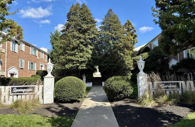 283 Spring Street unit: 4C