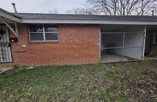 804 1/2 W 45th Street