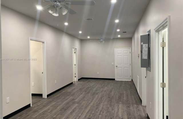 628 NW 3rd Ave