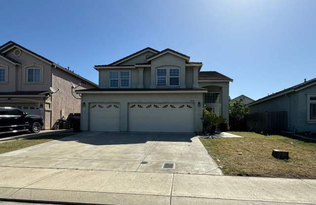 Photo of Comfortable home has 5Bdm 3Ba Home With 3 Car Garage