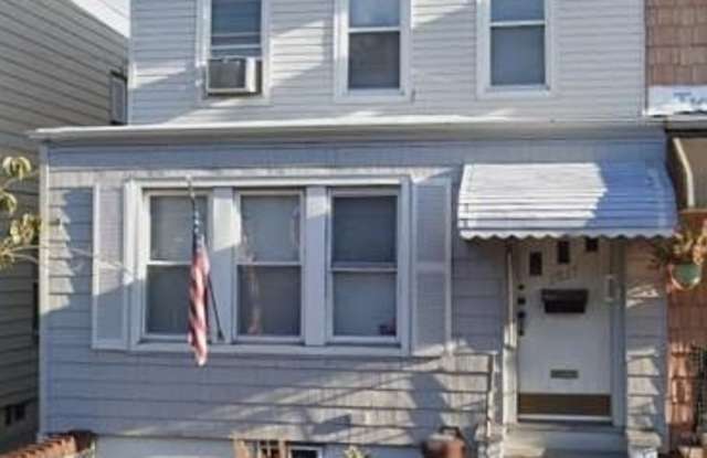 59-37 57th Drive unit: 1