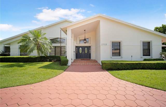 13945 SW 107th Ct - 13945 Southwest 107th Court, Kendall, FL 33176