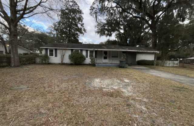 616 1st St - 616 1st Street, Hinesville, GA 31313