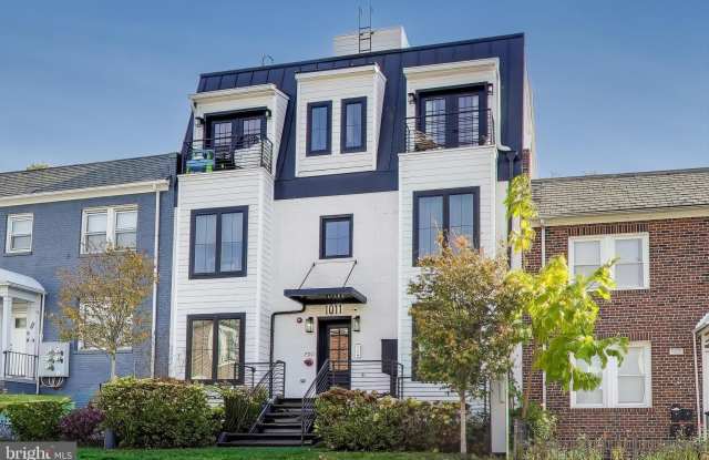 Photo of 1011 18TH Street NE unit: 8