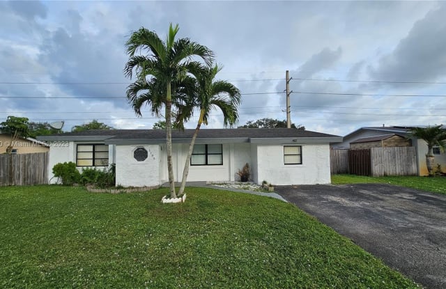 1185 Northwest 92nd Avenue - 1185 Northwest 92nd Avenue, Pembroke Pines, FL 33024