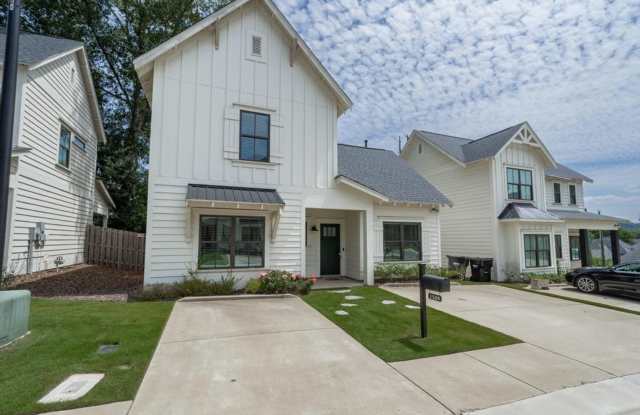 2 bed / 2.5 bath Cottage in Park Place Community!