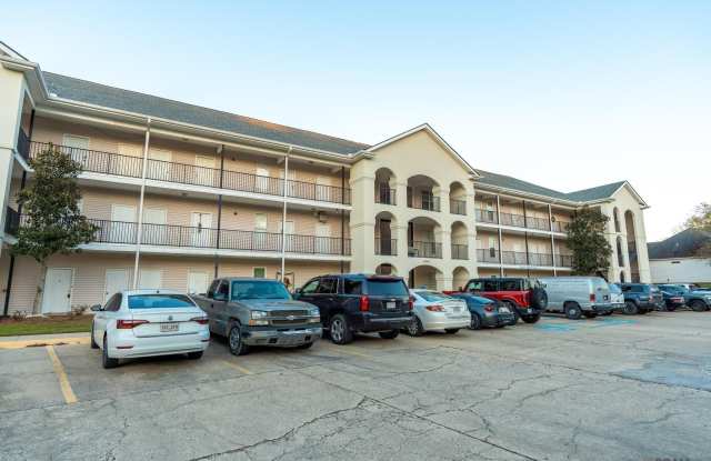 12389 River Highlands