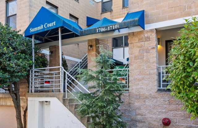 Photo of 1710 Summit Pl