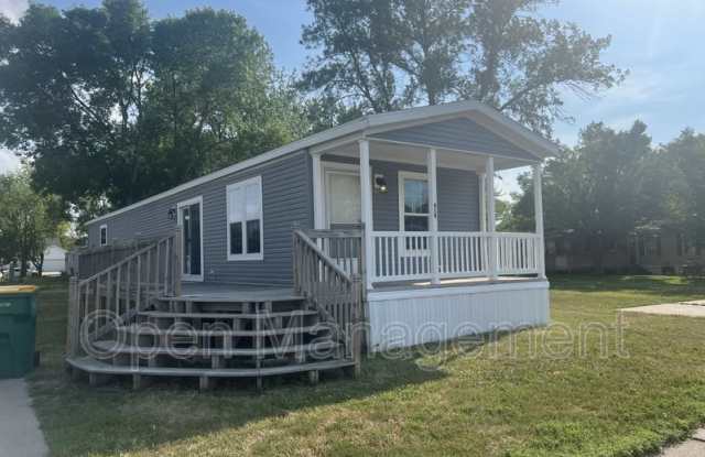 919 3 1/2 Ave E