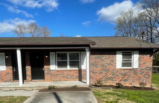 Photo of Cozy 2-Bedroom Townhome in West Knoxville