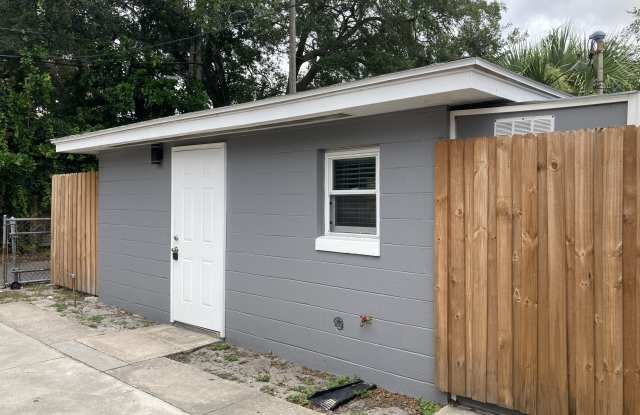2521 1/2 14th Ave S