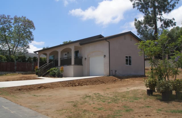 977 West 15th Avenue - 977 West Fifteenth Avenue, Escondido, CA 92025