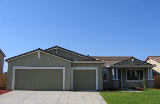 2718 Scott Avenue - 2718 Scott Avenue, Clovis, CA 93611