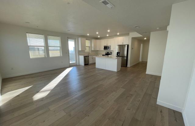 Luxury 3 Bedroom condo in New community! photos photos