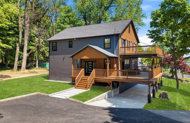 548 Lakes Road