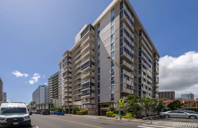 Photo of $3,200 / 2BR - 1015ft2 - 2 BR /1.5 BA/1 PKG