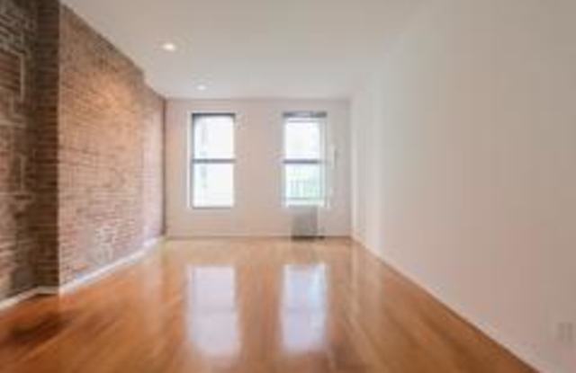 Photo of 216 East 90th Street