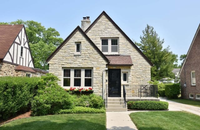 5352 N Kent Ave - 5352 North Kent Avenue, Whitefish Bay, WI 53217