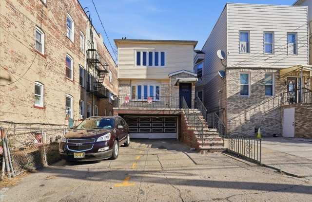 212 SEAVIEW AVE