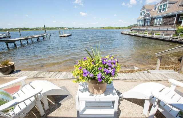 2 Riverview Place