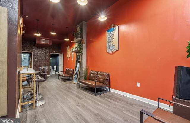 2926 RIDGE Avenue unit: 1