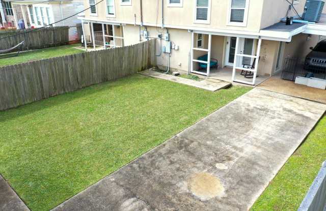 6749 General Haig Street