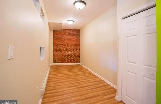 1122 E PASSYUNK Avenue unit: 3