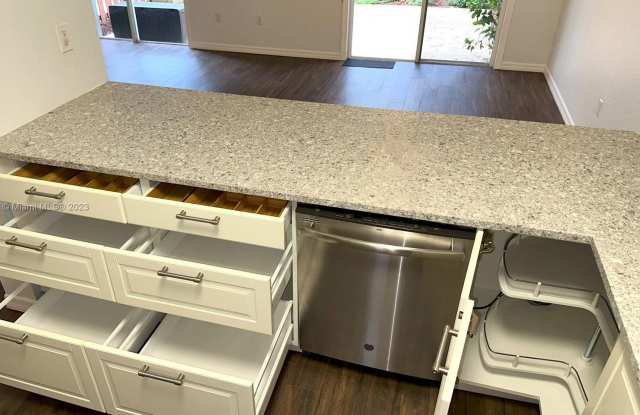 14085 Southwest 50th Lane